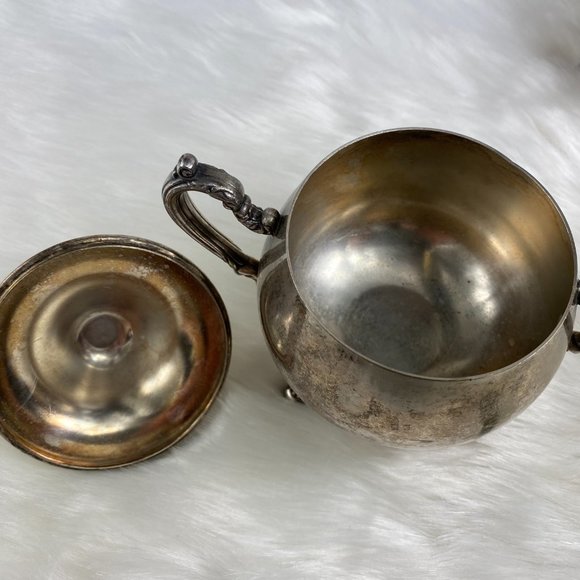 Vintage Oneida Silverplated Creamer & Sugar Set - Picture 2 of 13